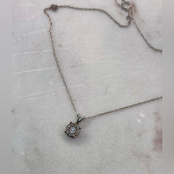 Diamond/silver circle necklace pendent w/ chain - Picture 1 of 4